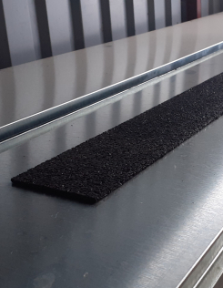 Lapostető tartóhoz gumilap