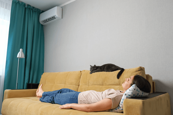 AUX légkondi öntisztító funkcióval